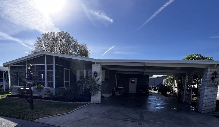 355 Putter Circle a Winter Haven, FL Mobile or Manufactured Home for Sale